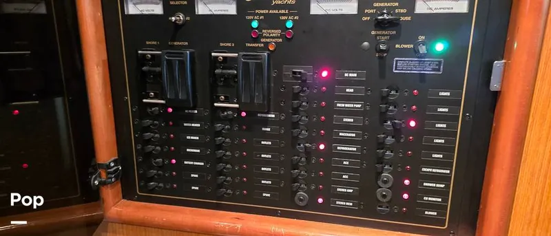 Slide: The Image of Cruisers 320 Express 2004 - 16321778