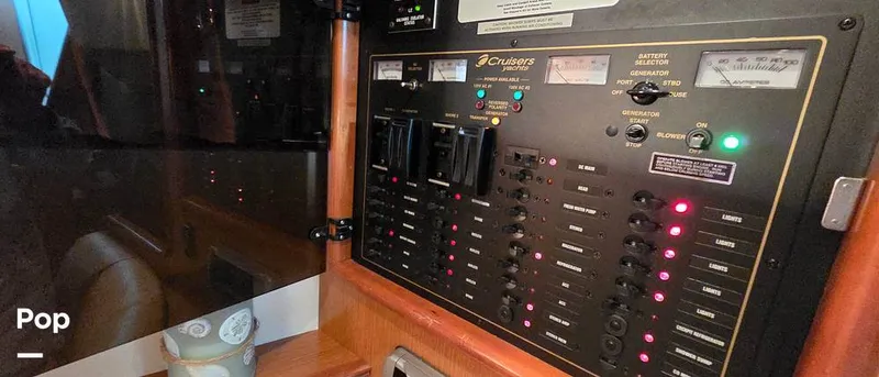 Slide: The Image of Cruisers 320 Express 2004 - 16321736