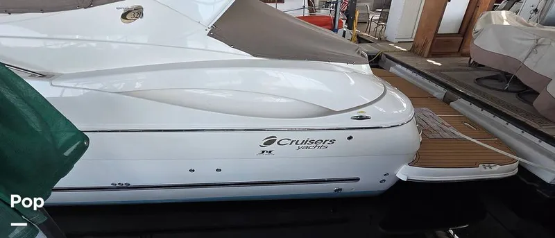 Slide: The Image of Cruisers 320 Express 2004 - 16727501
