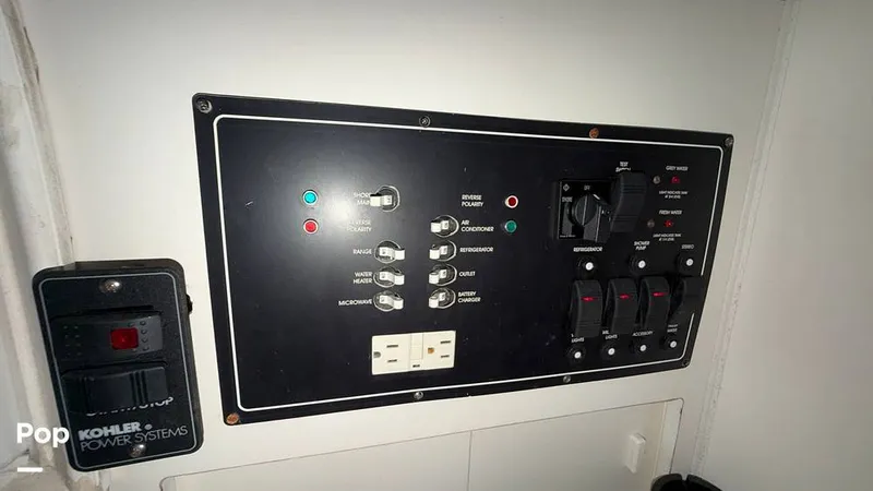 Slide: The Image of Rinker Fiesta Vee 280 1999 - 16335351