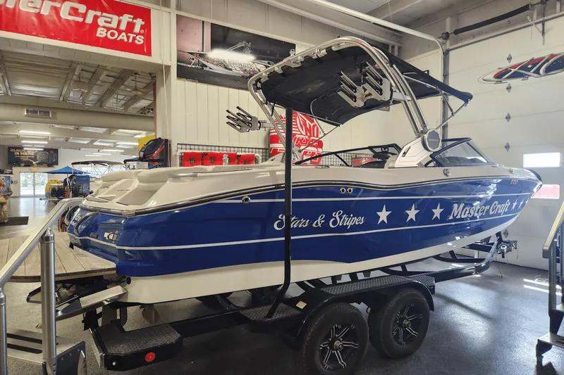 Slide: The Image of Mastercraft X22 2023 - 1