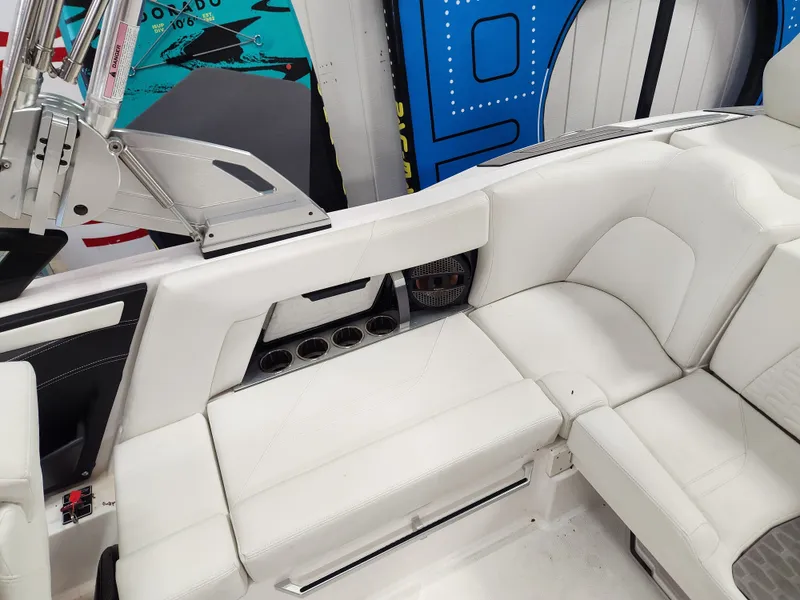 Slide: The Image of Mastercraft X22 2023 - 11