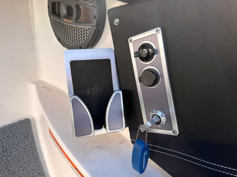 Slide: The Image of Mastercraft X22 2023 - 35