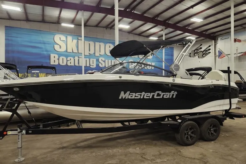Slide: The Image of Mastercraft X22 2023 - 1