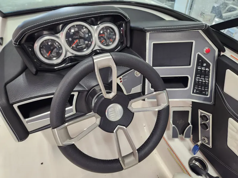 Slide: The Image of Mastercraft X22 2023 - 7