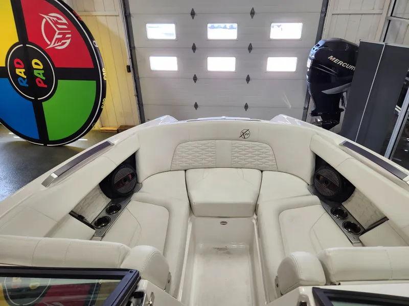 Slide: The Image of Mastercraft X22 2023 - 8