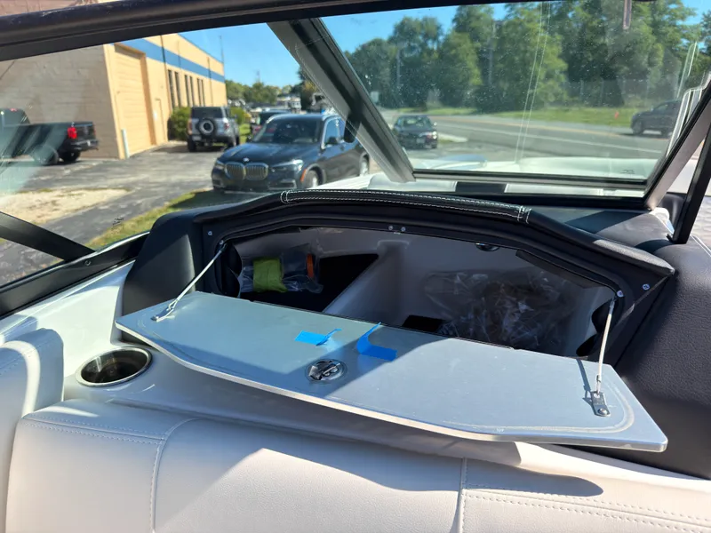 Slide: The Image of Mastercraft X22 2023 - 25