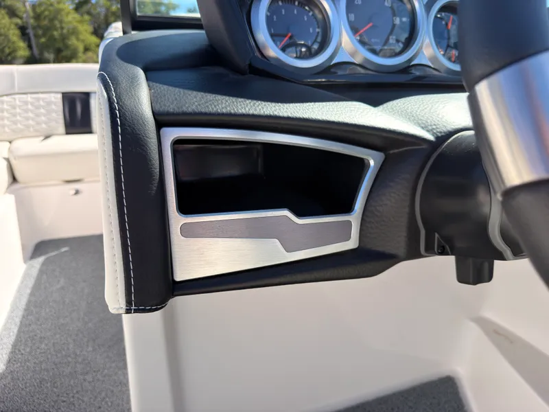 Slide: The Image of Mastercraft X22 2023 - 31
