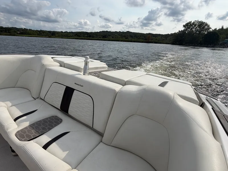Slide: The Image of Mastercraft X22 2023 - 16