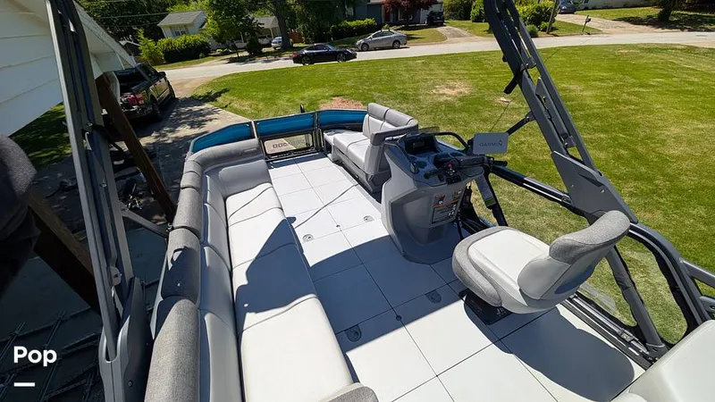 Slide: The Image of Sea-Doo Switch Cruise 18 2023 - 16388314