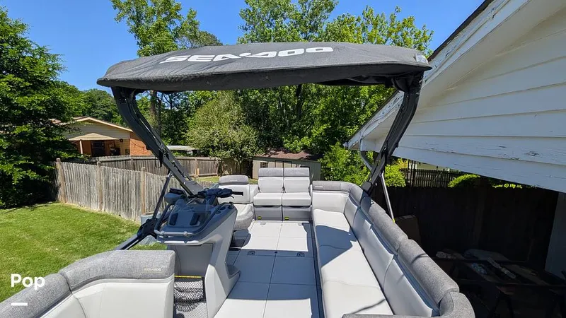 Slide: The Image of Sea-Doo Switch Cruise 18 2023 - 16388353