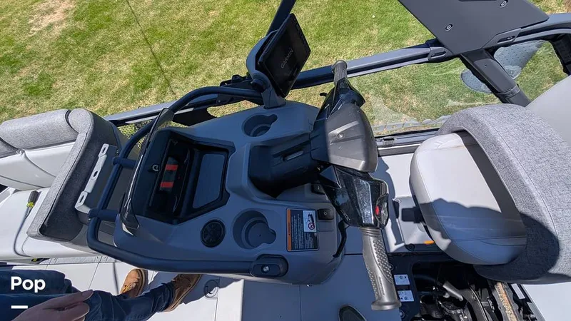 Slide: The Image of Sea-Doo Switch Cruise 18 2023 - 16388327