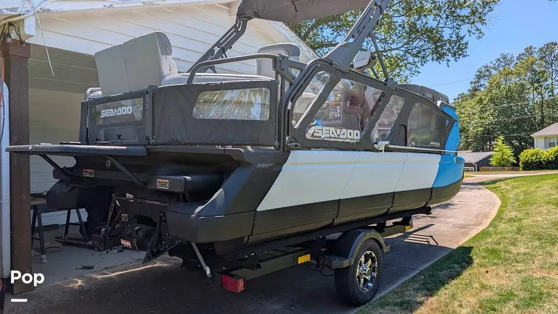 Slide: The Image of Sea-Doo Switch Cruise 18 2023 - 16388331