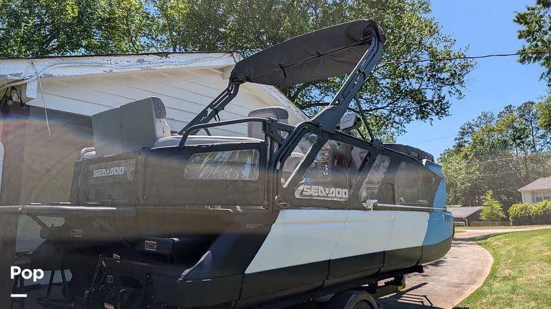 Slide: The Image of Sea-Doo Switch Cruise 18 2023 - 16388332