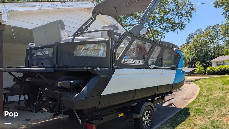 Slide: The Image of Sea-Doo Switch Cruise 18 2023 - 16388334