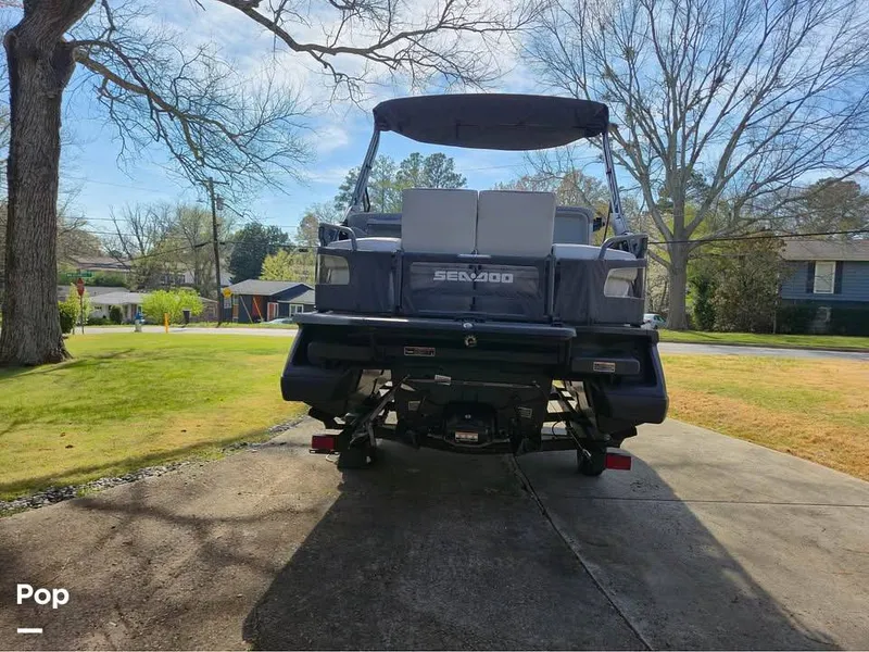 Slide: The Image of Sea-Doo Switch Cruise 18 2023 - 16316068