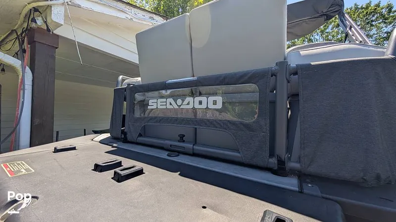 Slide: The Image of Sea-Doo Switch Cruise 18 2023 - 16388341