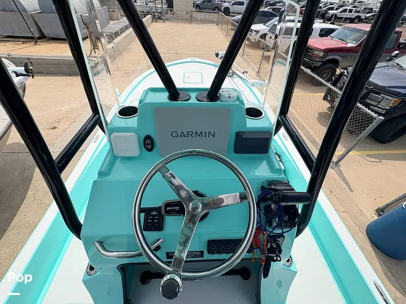 Slide: The Image of Helm/beverage Holders/windshield/steering Wheel/steering Wheel Knob - 16373332