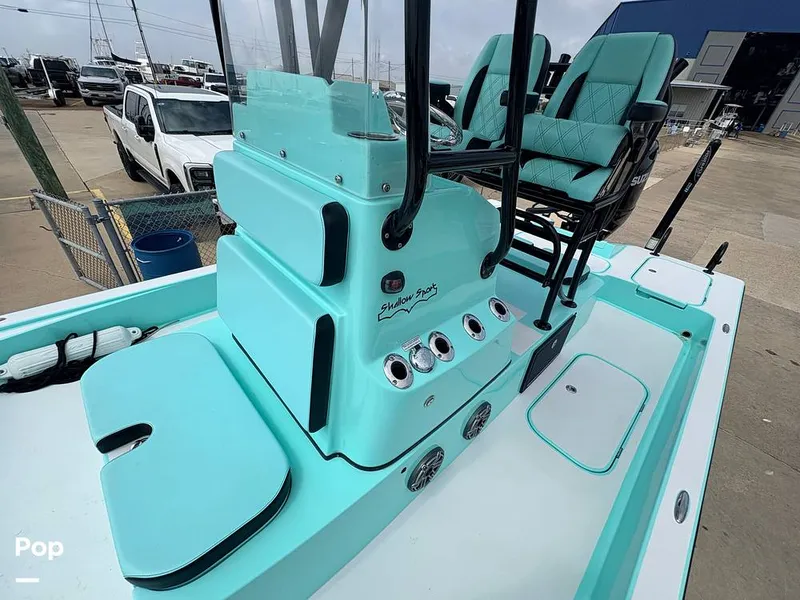 Slide: The Image of Raised Center Console - 16373337