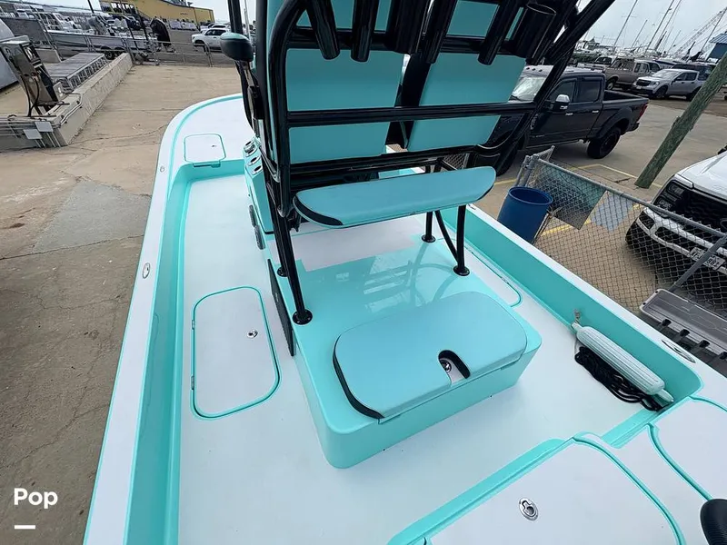 Slide: The Image of Passenger Seating With Backrest/cooler/bait Well/live Well - 16373351