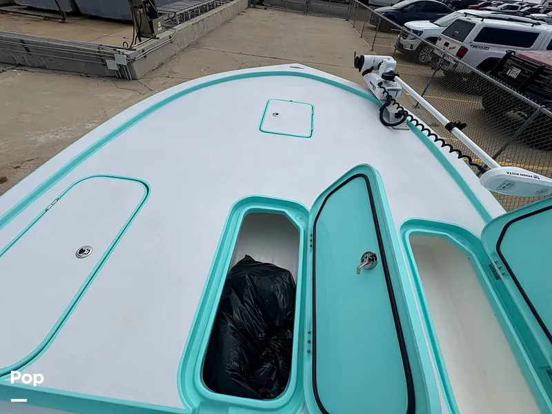 Slide: The Image of Bow Casting Deck With Compartment Storage - 16373446