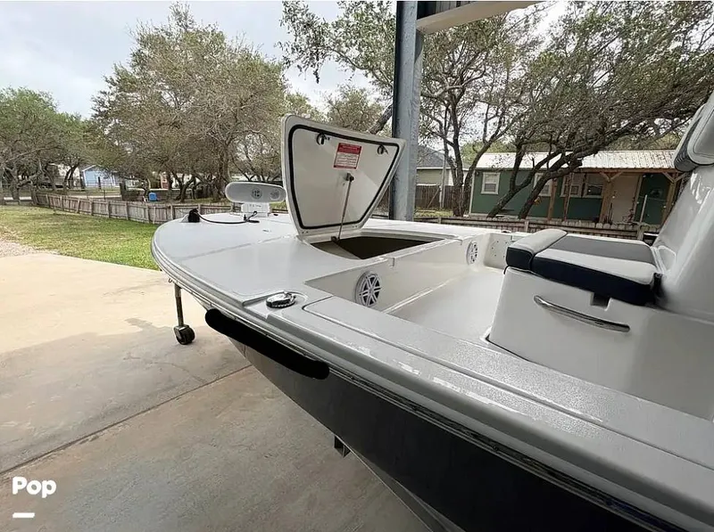 Slide: The Image of Bow Casting Deck With Storage - 16348387