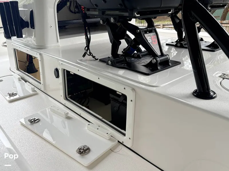 Slide: The Image of Raised Center Console - 16338694