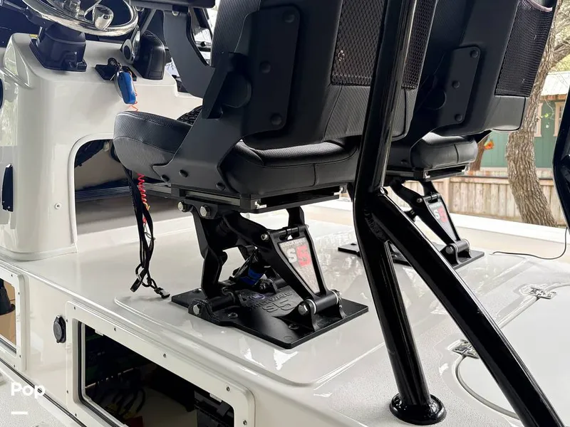 Slide: The Image of Shockwave Captains Seats - 16338696