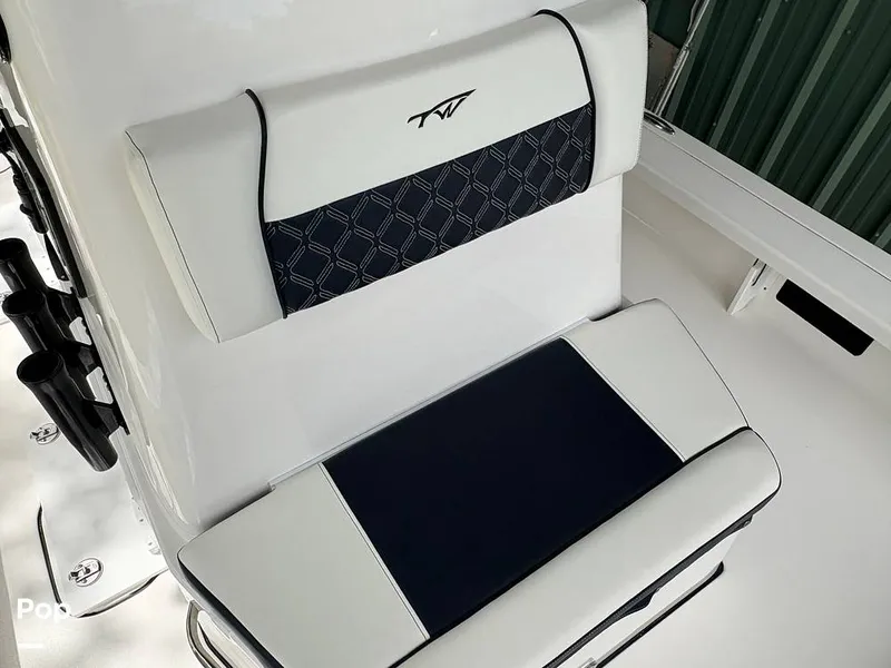 Slide: The Image of Passenger Seating With Backrest/cooler/removable Cushion - 16338750