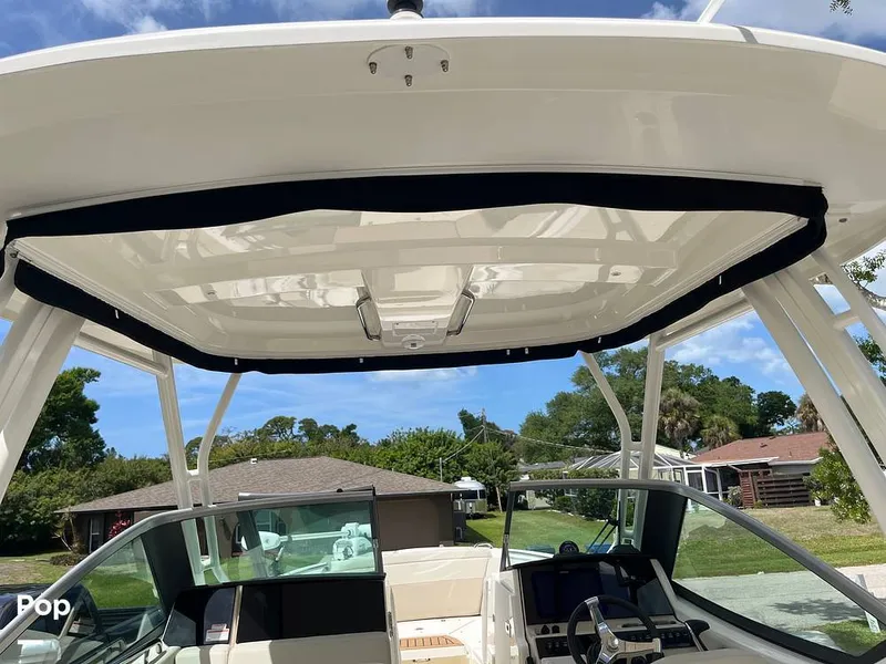 Slide: The Image of Boston Whaler 240 Vantage 2024 - 16341647