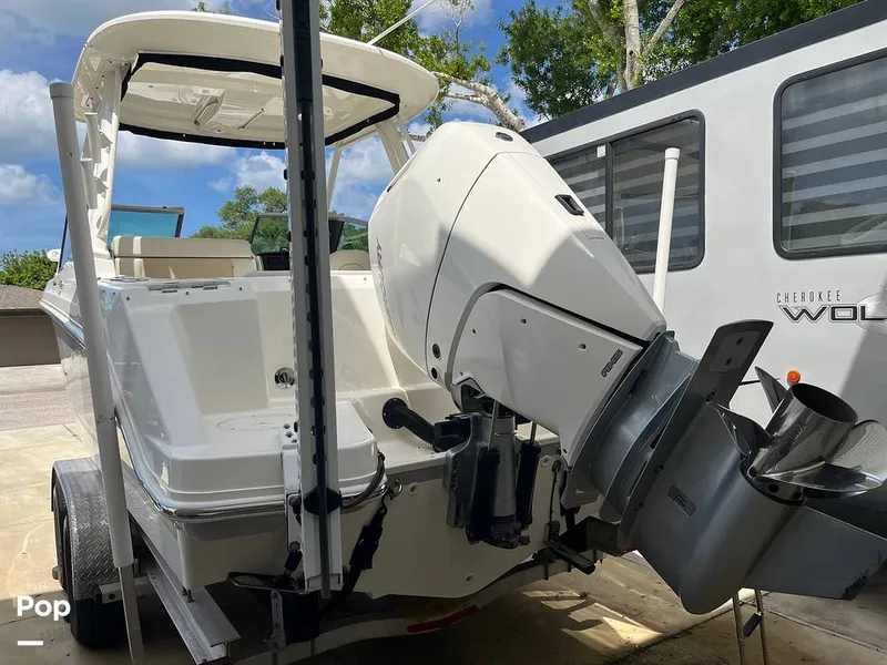 Slide: The Image of Boston Whaler 240 Vantage 2024 - 16341615