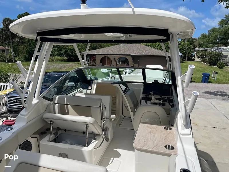 Slide: The Image of Boston Whaler 240 Vantage 2024 - 16341619