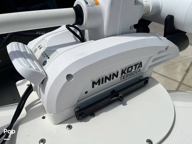 Slide: The Image of Boston Whaler 240 Vantage 2024 - 16341641