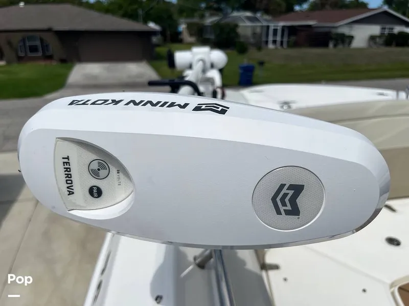 Slide: The Image of Boston Whaler 240 Vantage 2024 - 16341642