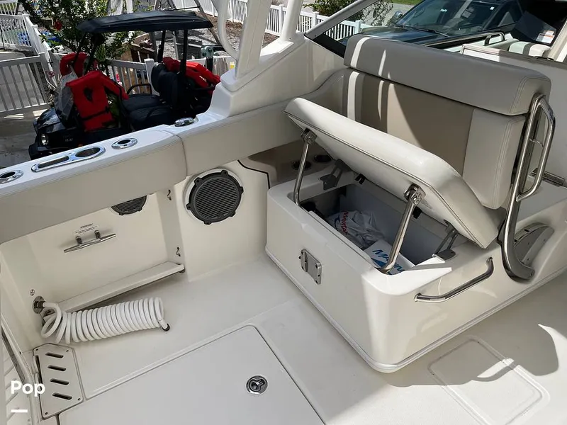 Slide: The Image of Boston Whaler 240 Vantage 2024 - 16341622