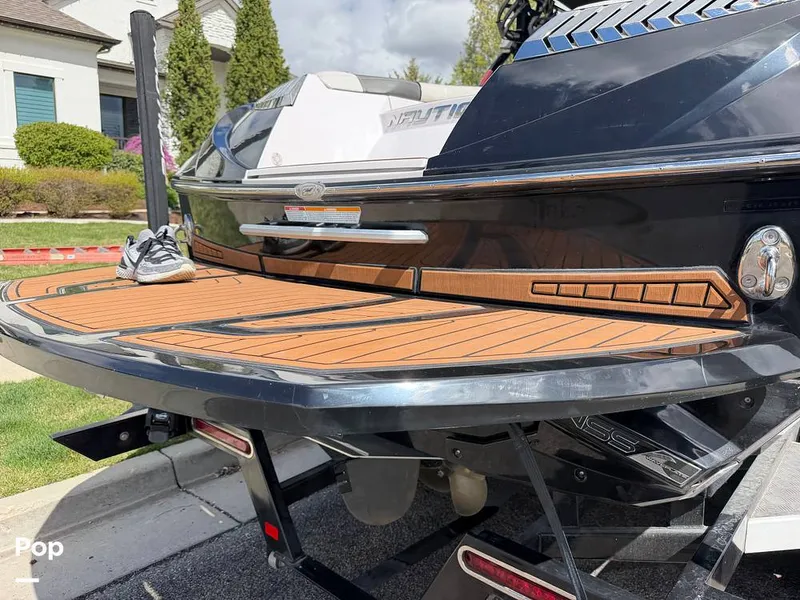 Slide: The Image of Nautique Super Air Nautique G23 2013 - 16322115