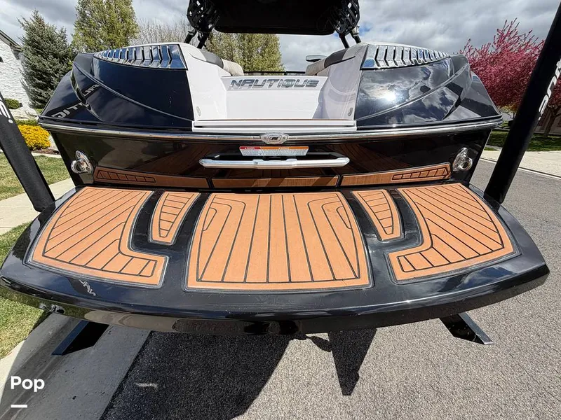 Slide: The Image of Nautique Super Air Nautique G23 2013 - 16322129