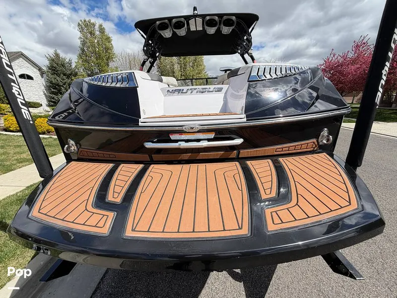 Slide: The Image of Nautique Super Air Nautique G23 2013 - 16322130