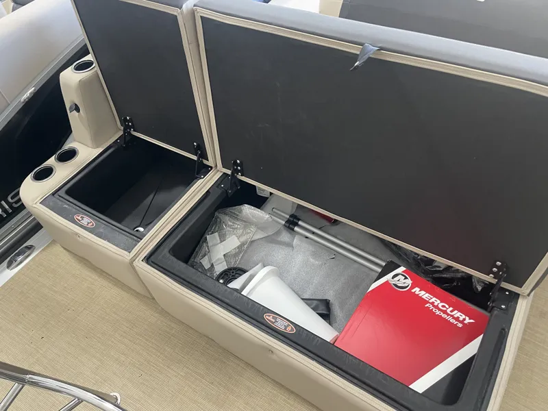 Slide: The Image of Harris Cruiser 190 2024 - 11