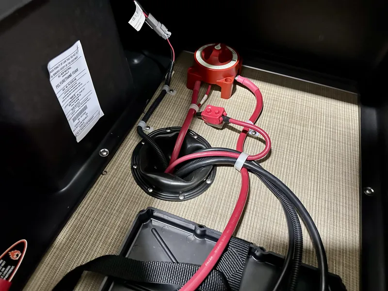 Slide: The Image of Harris Cruiser 190 2024 - 13