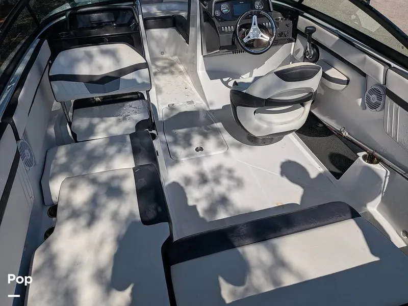 Slide: The Image of Peace of mind: Ask for a complimentary BoatHistoryReport report ($39.99 value) - I1