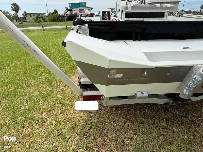 Slide: The Image of Crestliner 2000 Bay 2019 - 16431451