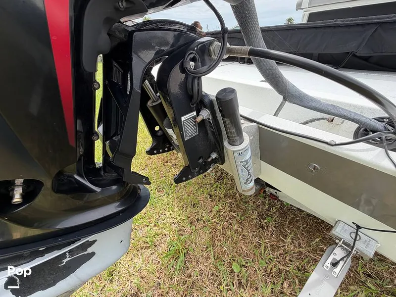 Slide: The Image of Crestliner 2000 Bay 2019 - 16431100