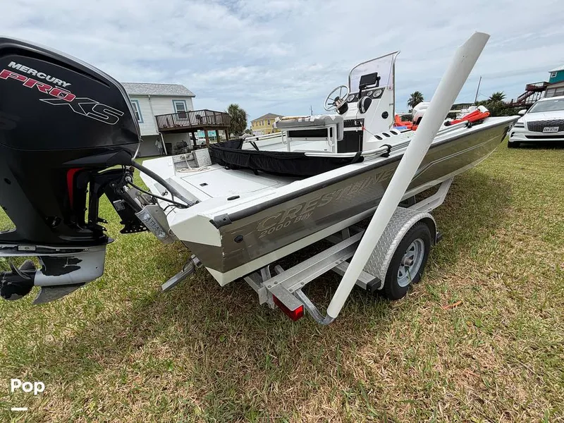 Slide: The Image of Crestliner 2000 Bay 2019 - 16431104