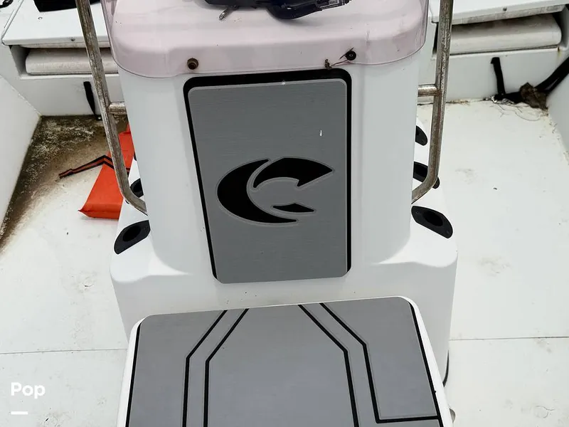 Slide: The Image of Crestliner 2000 Bay 2019 - 16431134