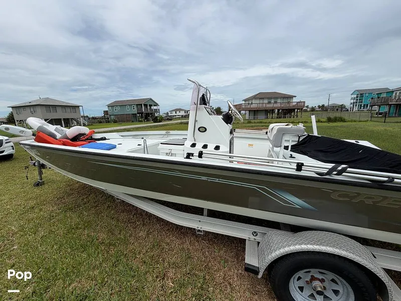 Slide: The Image of Crestliner 2000 Bay 2019 - 16431091