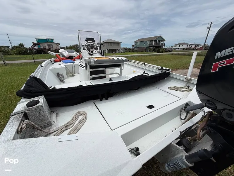 Slide: The Image of Crestliner 2000 Bay 2019 - 16431094