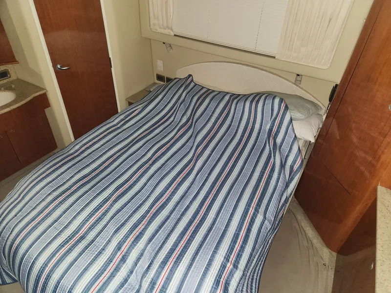 Slide: The Image of Sea Ray 390 Motor Yacht 2004 - 15