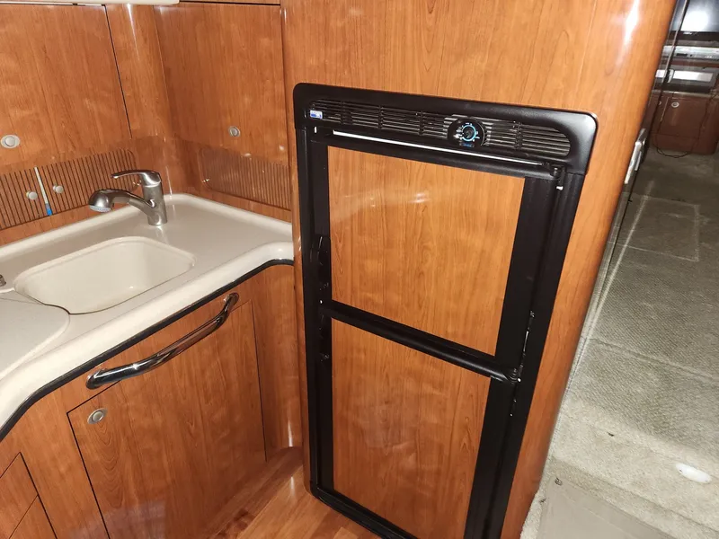 Slide: The Image of Sea Ray 390 Motor Yacht 2004 - 18