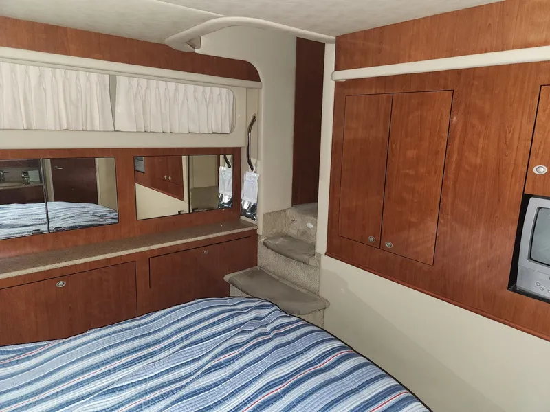 Slide: The Image of Sea Ray 390 Motor Yacht 2004 - 19